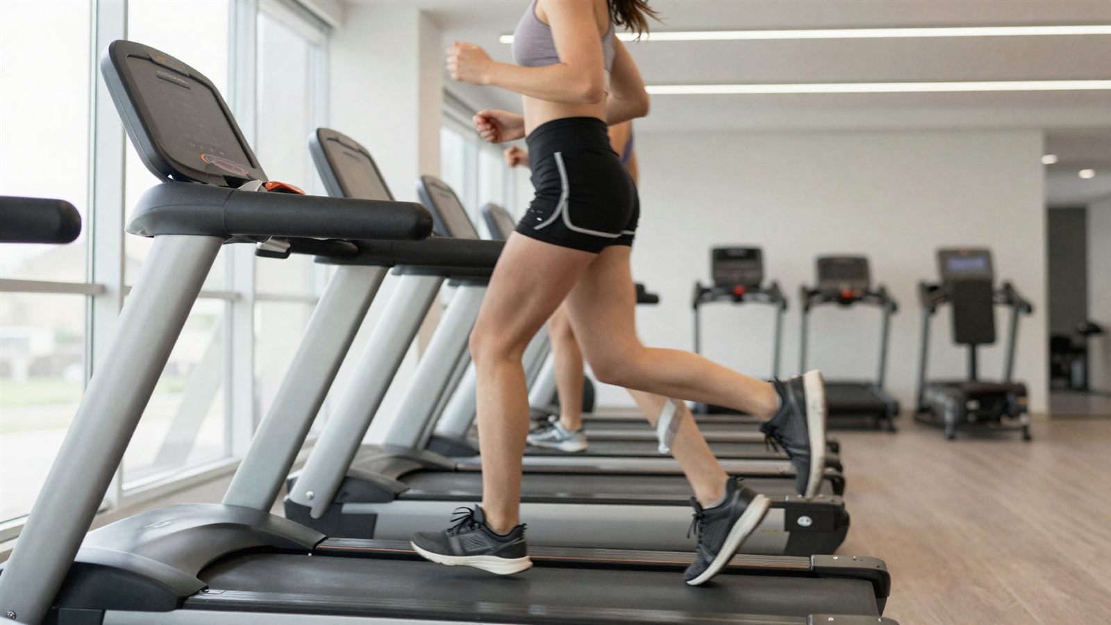 Laufband mit Steigung im Training